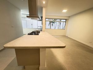 Image 5 - 892710