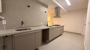Image 7 - 892710
