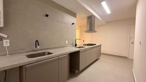 Image 9 - 892710