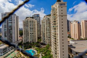Image 10 - 892712