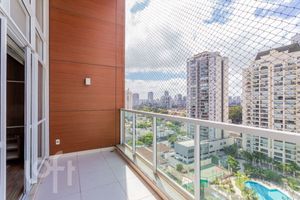 Image 17 - 892712