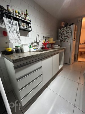 Image 5 - 892714