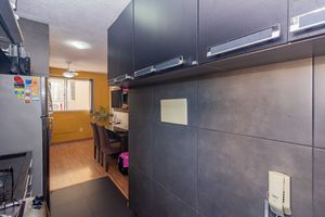 Image 18 - 892727