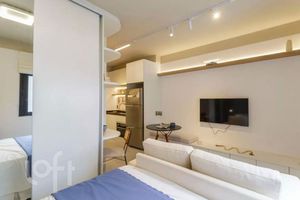 Image 9 - 892743