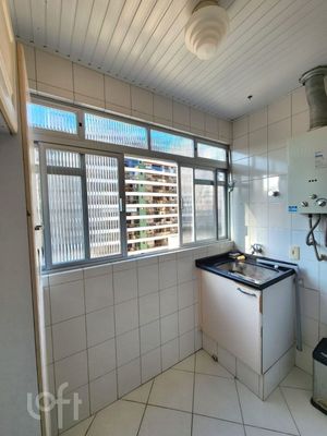 Image 10 - 892745