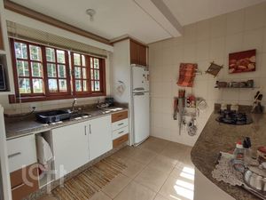 Image 8 - 892759