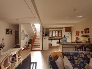Image 5 - 892759