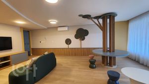 Image 8 - 892767