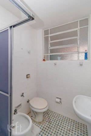 Image 22 - 892768