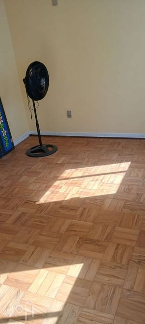 Image 1 - 892768