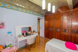 Image 35 - 892773