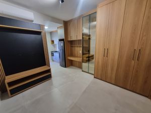 Image 9 - 892775