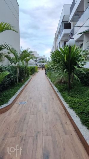 Image 33 - 892776