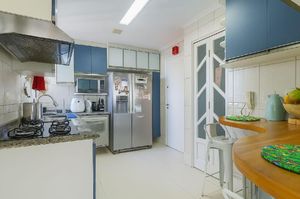 Image 16 - 892818
