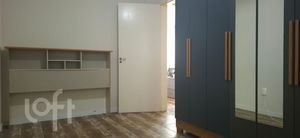 Image 10 - 892820