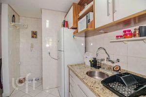 Image 6 - 892823