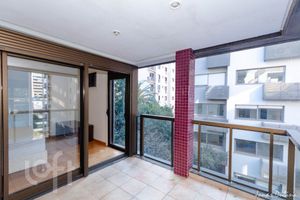 Image 38 - 892825