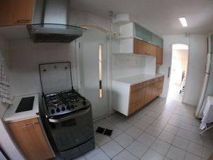 Image 3 - 892828