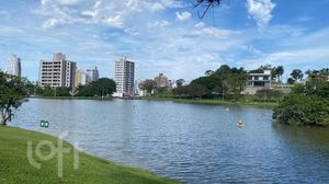 Image 19 - 892838