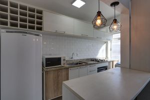 Image 7 - 892867