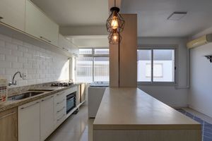 Image 4 - 892867