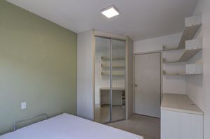 Image 9 - 892867