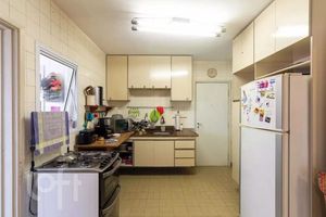 Image 4 - 892877