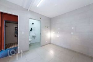 Image 17 - 892878