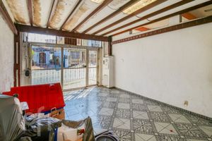 Image 24 - 892880