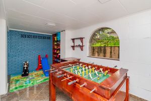 Image 31 - 892904
