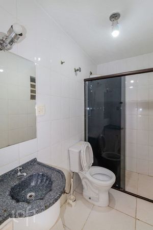 Image 9 - 892976