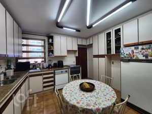 Image 12 - 892980
