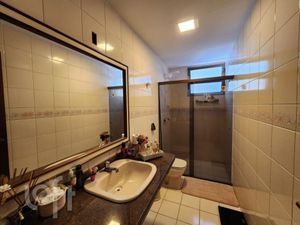 Image 19 - 892980