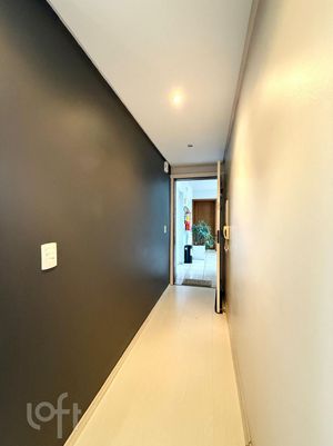 Image 18 - 892982