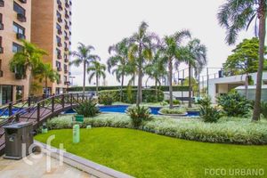 Image 10 - 892994