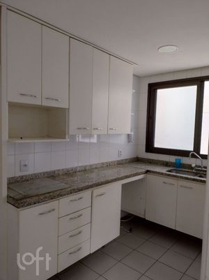 Image 11 - 892994