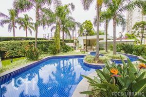Image 9 - 892994