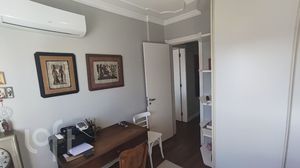 Image 3 - 892998