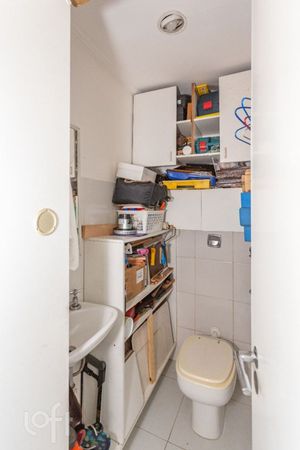 Image 18 - 893002