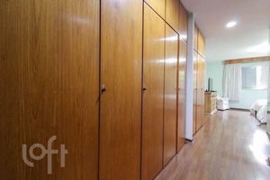 Image 23 - 893004
