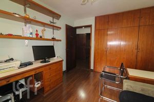 Image 21 - 893004