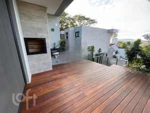Image 16 - 893005