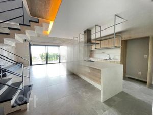 Image 4 - 893005