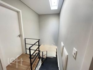 Image 10 - 893005