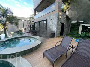 Image 1 - 893005