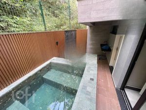 Image 19 - 893005