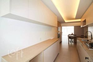 Image 8 - 893009