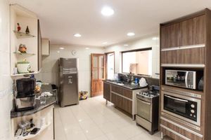 Image 8 - 893012