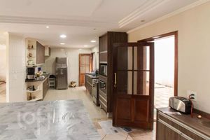 Image 11 - 893012