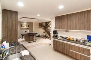 Image 9 - 893012